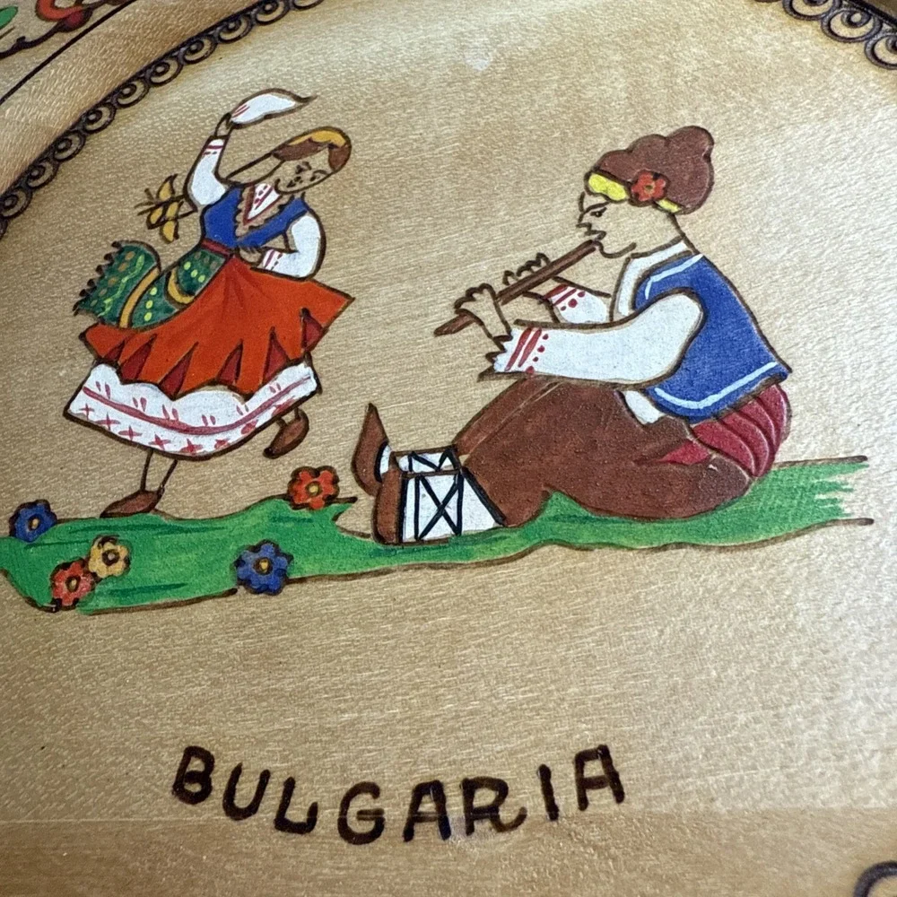 Vintage Wooden Hand carved\Painted Decor Plate Wall‎ Hanging Folk  BULGARIA